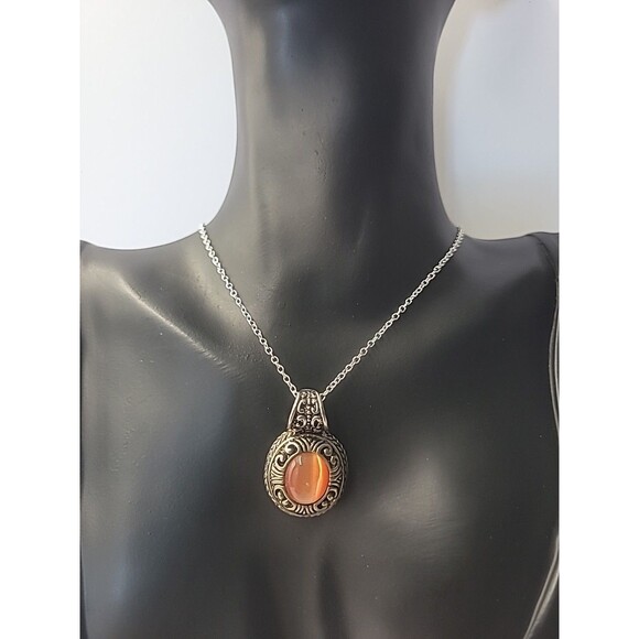 Vintage Silver Tone Orange Cats Eye Pendant Necklace Ornate Filigree Setting - Picture 3 of 12